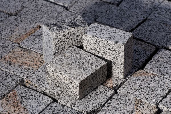 Брусчатка пиленая из Покостовского гранита